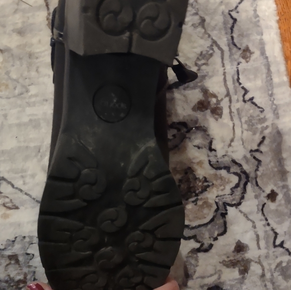 Booties - Picture 5 of 5